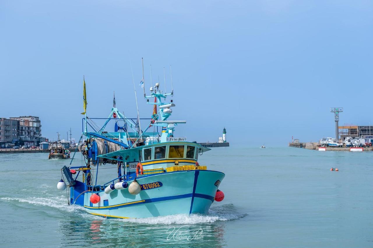 Idealement Situe "Le Studio" Les Locations Isahora Sont Aussi A 2 Pas Du Chateau D'Eu, Des Falaises Du Treport, De Mers Les Bains Et Aux Portes De La Baie De Somme Eu, 滨海塞纳省 外观 照片
