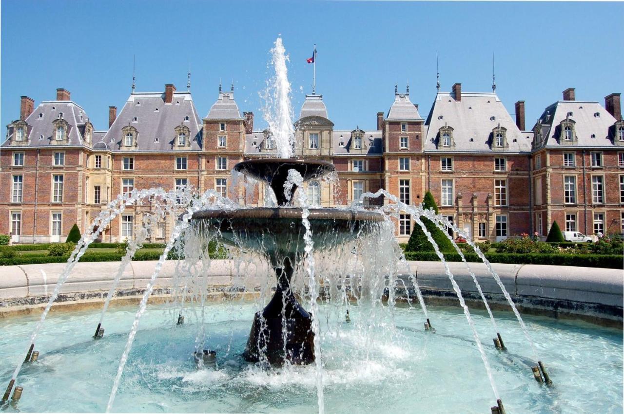 Idealement Situe "Le Studio" Les Locations Isahora Sont Aussi A 2 Pas Du Chateau D'Eu, Des Falaises Du Treport, De Mers Les Bains Et Aux Portes De La Baie De Somme Eu, 滨海塞纳省 外观 照片