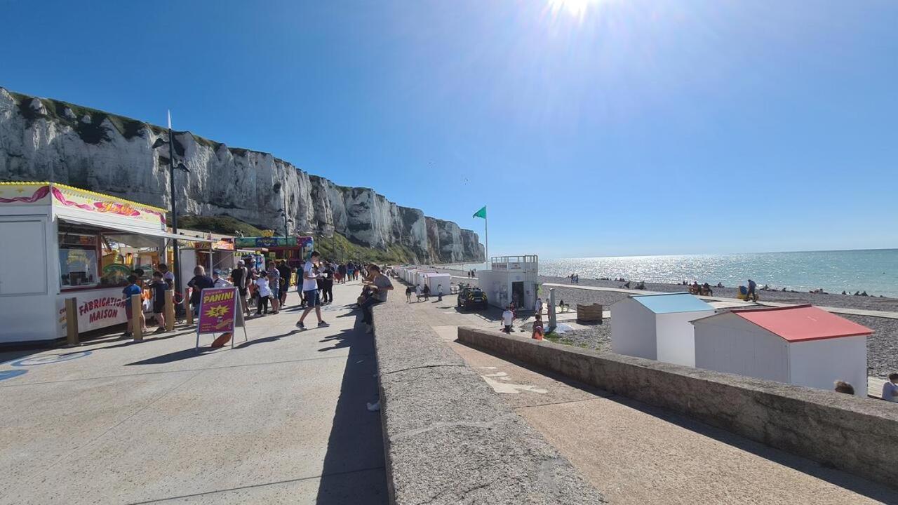 Idealement Situe "Le Studio" Les Locations Isahora Sont Aussi A 2 Pas Du Chateau D'Eu, Des Falaises Du Treport, De Mers Les Bains Et Aux Portes De La Baie De Somme Eu, 滨海塞纳省 外观 照片